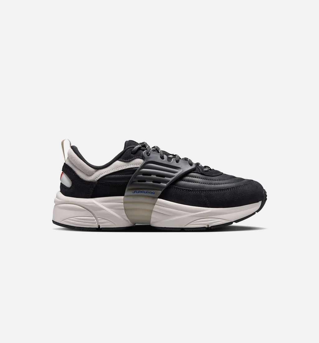Trunner OS SE Men's Lifestyle Shoe – Off Noir/University Red/Phantom
